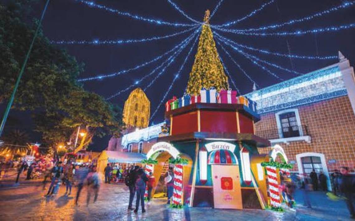 Cartelera cultural de Puebla Encendido del árbol en el zócalo, Villa